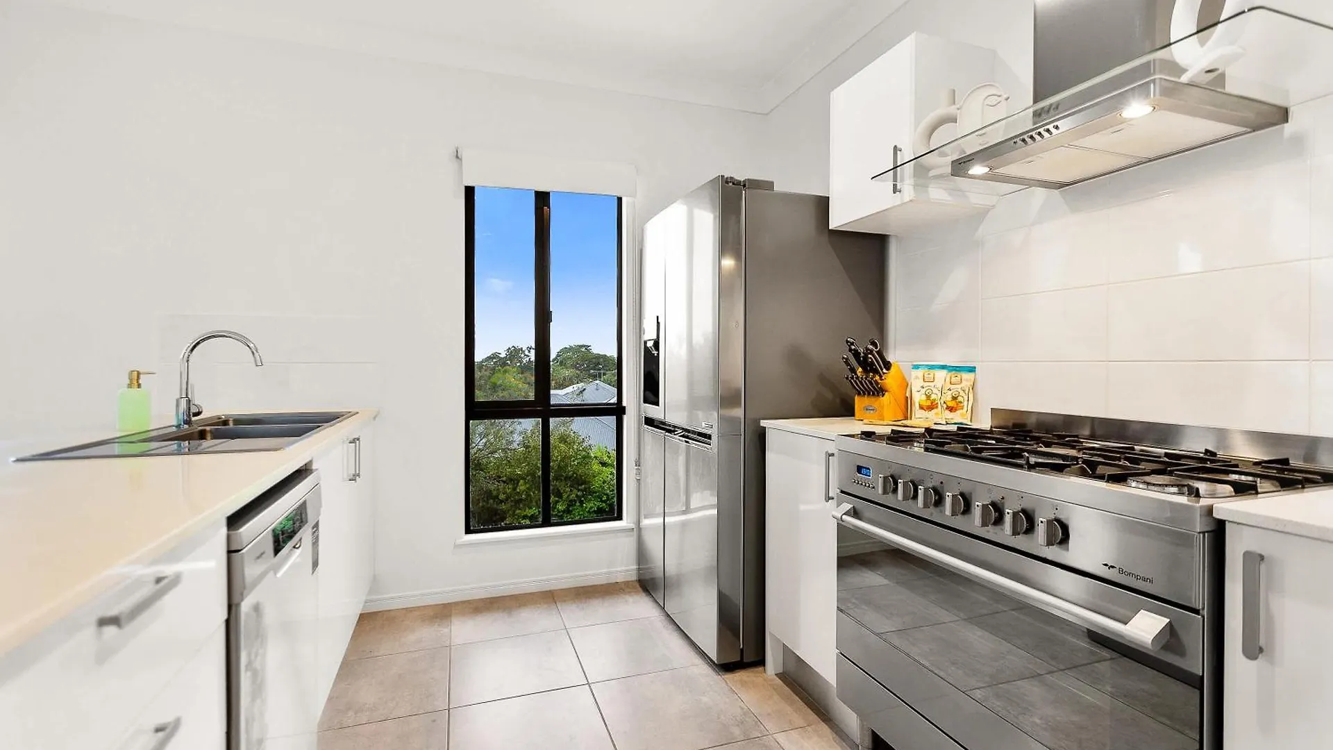 Cove Retreat Villa Palm Cove 0*,  Australia