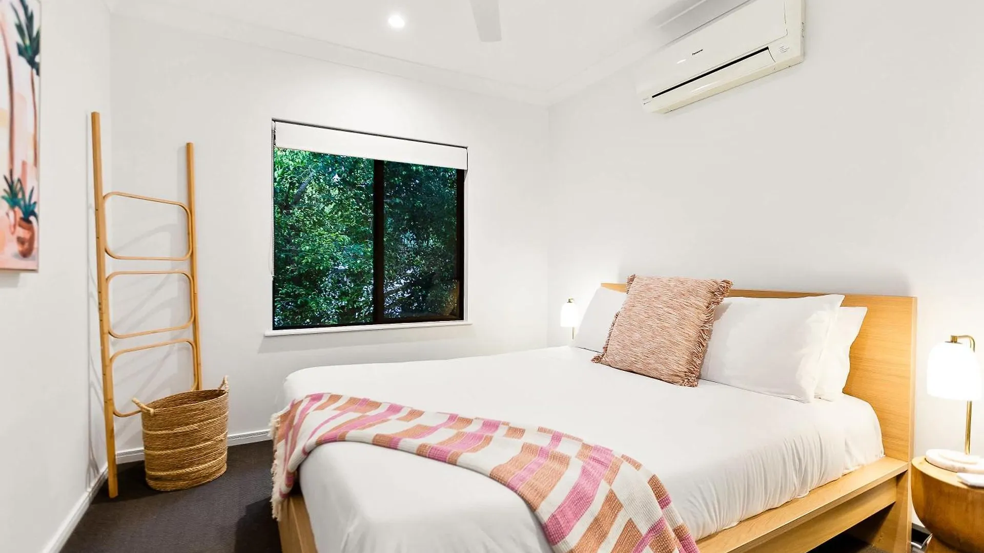 Cove Retreat Villa Palm Cove 0*,  Australia